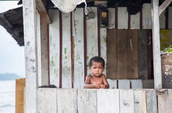 Niño pequeño de Papúa — Foto de Stock