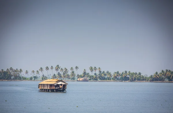Woonboot op de opstuwing van Kerala — Stockfoto