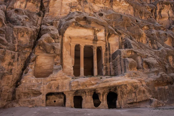 Restos de un antiguo templo en Petra —  Fotos de Stock
