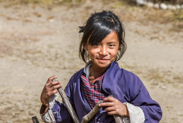 Bhutanu uczennica w strój tradycyjny — Zdjęcie stockowe