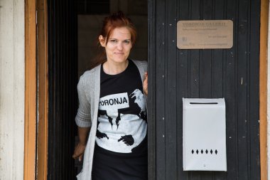  Voronja Galeri sahibi 
