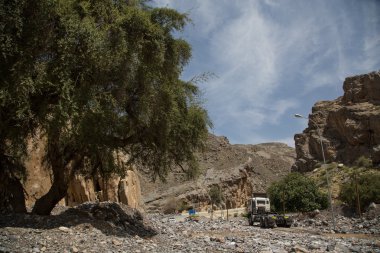 taş ve çakıl kaplı Otoban
