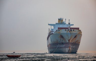  kırık aşağı okyanus gemisi