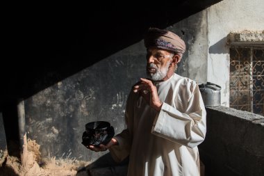  Omani ihtiyar