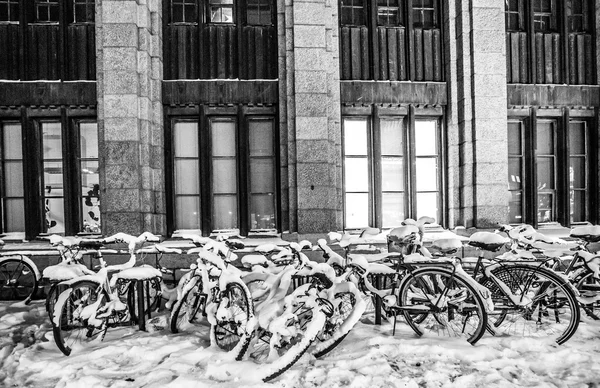 Rowery, parking w mieście Tallin — Zdjęcie stockowe