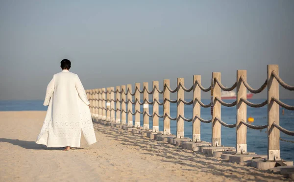 Femme Âge Moyen Mode Dubaï Plage — Photo