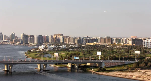 阿拉伯联合酋长国迪拜 2020年12月31日 俯瞰迪拜溪和Al Garhoud桥 — 图库照片