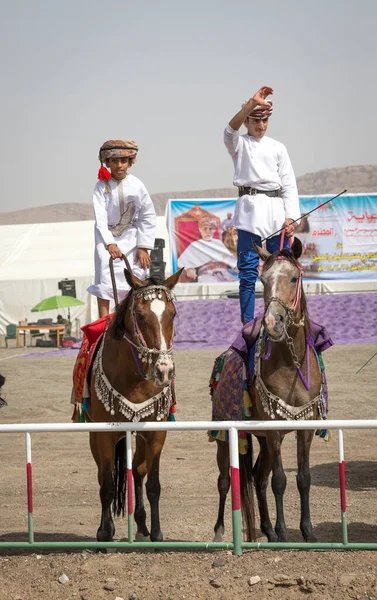 Khadal Omã Abril 2018 Homens Omani Roupas Tradicionais Sobre Seus — Fotografia de Stock