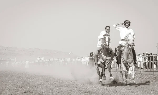 Ibri Omã Abril 2018 Homens Omani Evento Tradicional Corrida Cavalos — Fotografia de Stock
