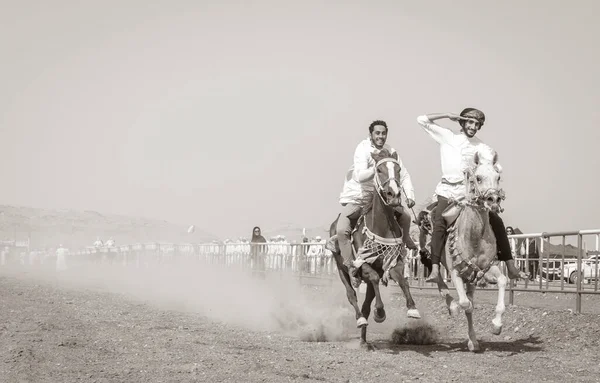 Ibri Oman Квітня 2018 Omani Men Traditional Horse Race Event — стокове фото