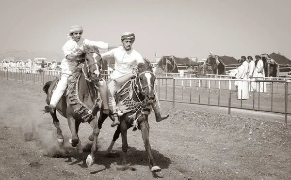 Ibri Oman 28Th April 2018 Omani Men Traditional Horse Race — Stock Photo, Image