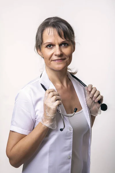Retrato Mediano Ged Médico Fêmea — Fotografia de Stock