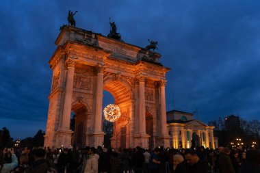 Olimpiyat Brezilyalı sporcu, Milano-Cortina 2026 Kış Olimpiyatları vesilesiyle aydınlandı. Brezilya, Sempione Park 'taki Arco della Pace' de yer almaktadır..