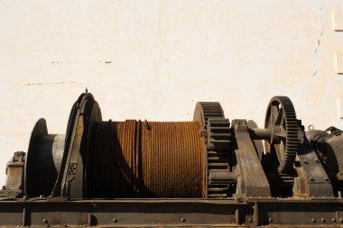 Eski madencilik dişlileri çelik kablo çekerdi..