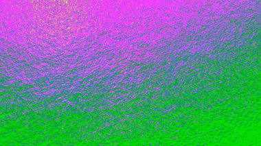 Soyut su yüzeyi arka planında canlı yeşil, mavi ve morumsu su dokulu suya yansıyan ışık yansımaları sonucu oluşan renk değişimleri var. Tasarım geçmişi, afişler, duvar kağıtları, dijital sanat eserleri için modern, gerçek dışı bir görsel..