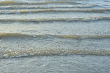 Kumdaki deniz dalgaları