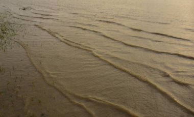 Sabahları gölün güzel manzarası