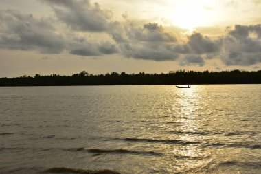 Güzel göl manzarası