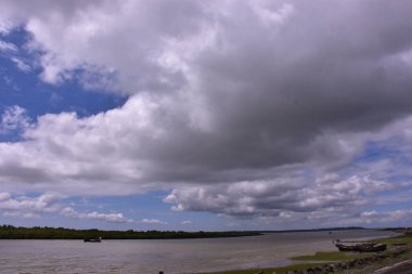 Güzel bulutlu gökyüzü görünümü