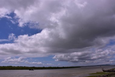 İsrail 'in kuzeyindeki adanın nehri.