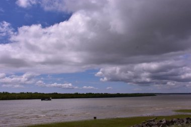 Nehir ve nehir manzarası