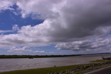 Güzel bulutlu gökyüzü görünümü
