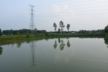 Şehirdeki nehir manzarası