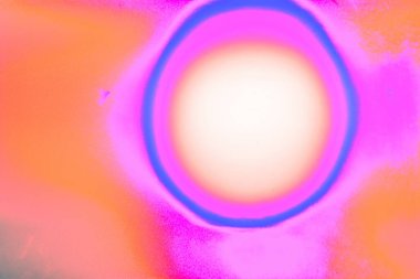 Soyut neon pembe ve menekşe parlak ışık yumuşak dairesel gradyan, dijital sanat, müzik görselleri, damgalama, posterler ve modern yaratıcı tasarım projeleri için uygun fütüristik ve rüya gibi bir arkaplan oluşturur..