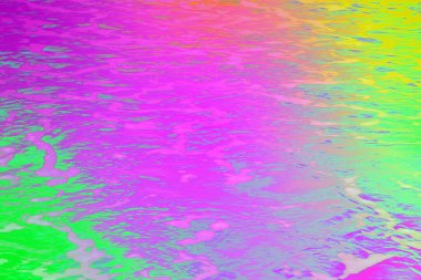 Yumuşak neon renkli su yüzeyi, akan sıvı dalgalanmaları, parlak yansımaları ve rüya gibi renk eğimleriyle. Modern arka planlar, dijital sanat, markalaşma ve yaratıcı tasarım projeleri için ideal.