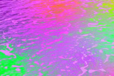 Canlı, soyut su yüzeyinde organik dalgalanmalar ve ışık yansımaları olan neon pembe, yeşil ve sarı renkler var. Modern arka planlar, posterler, markalaşma ve dijital sanat eserleri için ideal.