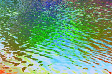 Canlı dalgalanmalar ve renkli yansımalarla soyut su yüzeyi akışkan organik desenler oluşturuyor. Doğal hareket ve ışık modern arka planlar, yaratıcı tasarım, marka görselleri ve kavramsal çevre için uygun dinamik bir doku oluşturur.