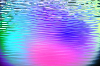 Arkaplan olarak renkli su yüzeyi