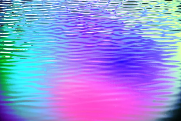 Arkaplan olarak renkli su yüzeyi