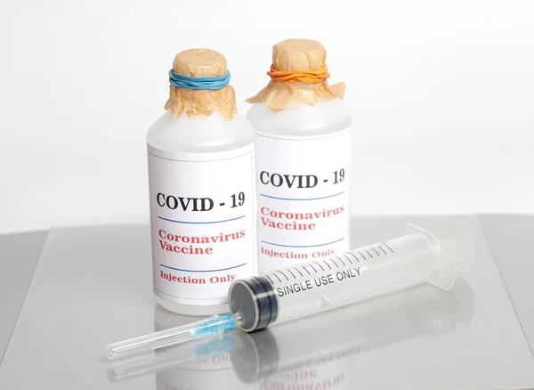 Коронавирусная Вакцина Вакцина Флаконы Лекарств Ковид Шприцем — стоковое фото