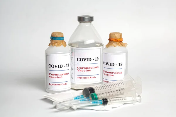 Коронавирусная Вакцина Вакцина Флаконы Лекарств Ковид Шприцем — стоковое фото