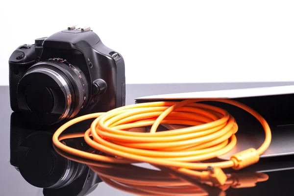 Digital Photo Camera Connected Laptop Orange Rolled Cable — Stock Photo, Image