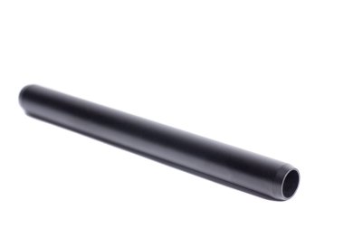 Siyah tüp beyaz arkaplanda izole edildi