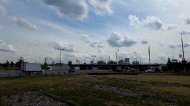 Moskova 'da hareket halindeki araçlarla yolun zaman aşımı