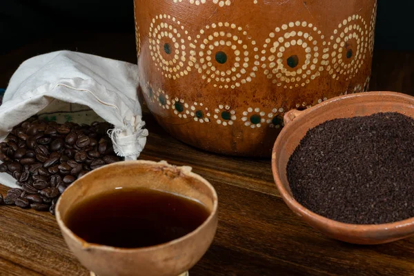 Kil çömlek ile sanatsal kafe de olla süreci