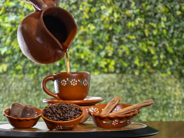 Kil çömlek ile sanatsal kafe de olla süreci