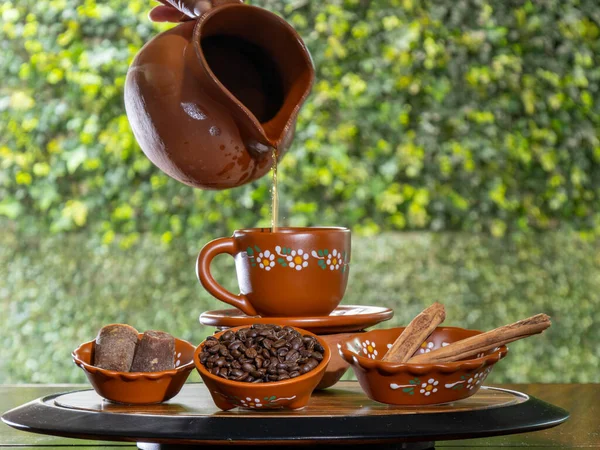 Kil çömlek ile sanatsal kafe de olla süreci