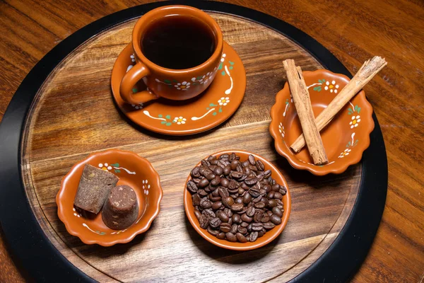 Çiğ kahve ve kakao malzemeleriyle dolu bir hayat..