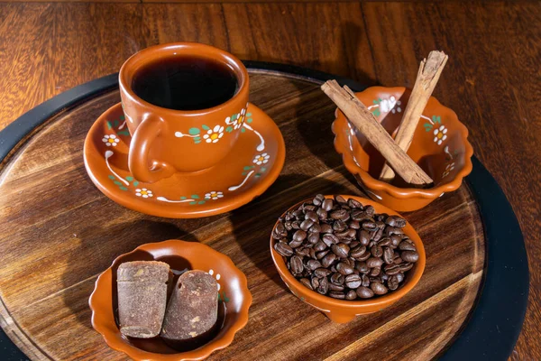 Çiğ kahve ve kakao malzemeleriyle dolu bir hayat..