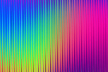 Dikey çizgileri ve gökkuşağı renkleri olan canlı ve soyut bir arkaplan. Herhangi bir projeye modern ve renkli bir dokunuş eklemek için mükemmel.