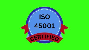 Güvenlik yönetim sistemi için yeşil ekran arka planında Iso 45001 sertifikalı rozet.