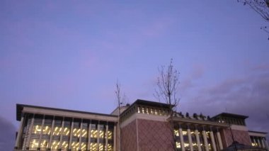 29 Şubat 2020 - Ankara / Türkiye: Geleneksel Türk mimarisine göre tasarlanmış lüks bir kütüphanenin dış görünüşü