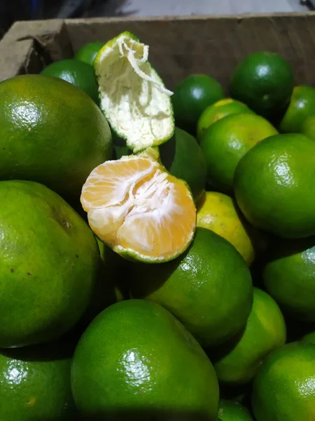 taze ve yeşil turuncu