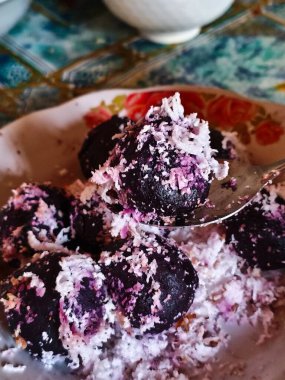 Çikolata parçalı nefis ev yapımı kek.