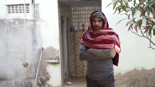 Ιανουάριος 2020 Mahroli Jaipur Ινδία Νεαρός Ινδός Άνδρας Τυλιγμένος Shawl — Αρχείο Βίντεο
