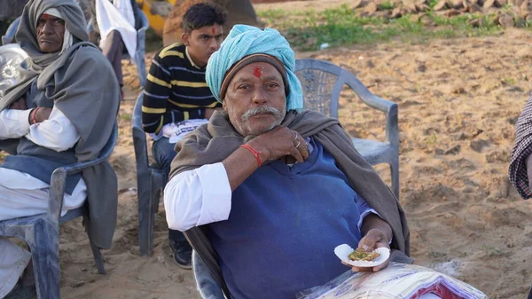 Січня 2021 Реенгус Джайпур Індія Старий Індіанець Сидить Стільці Снідає — стокове фото